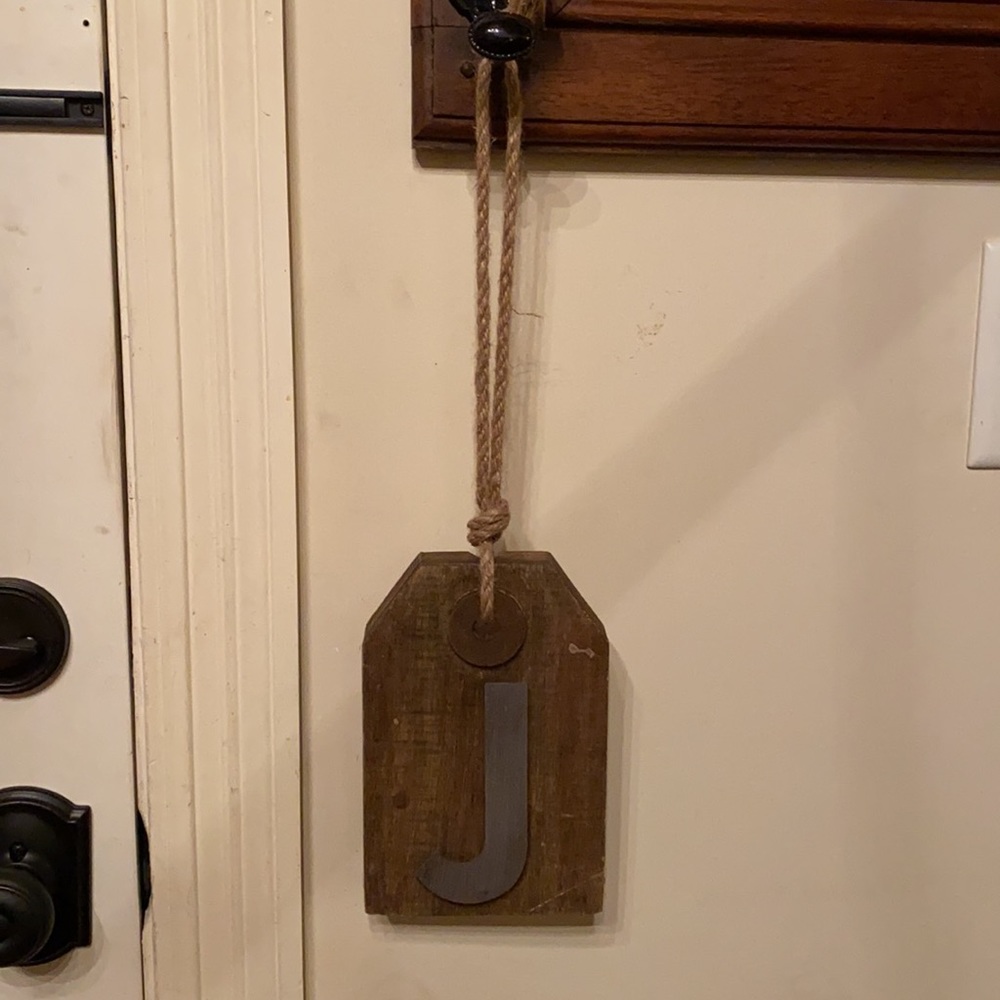-Rustic look “J” wall art - Picture 3 of 5